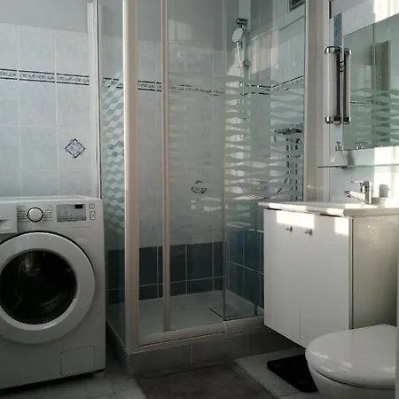 Διαμέρισμα Spacieux 2 Pieces Renove - Confortable - Vue - 200 Metres Thermes