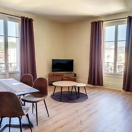 Spacieux 2 Pieces Renove - Confortable - Vue - 200 Metres Thermes Apartment *